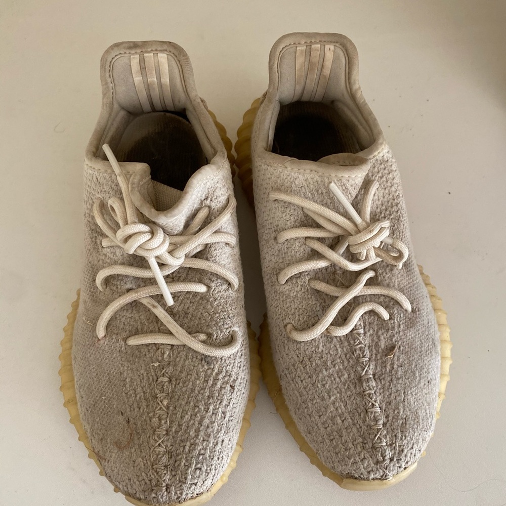 Yeezy Boost 350 V2 Triple White